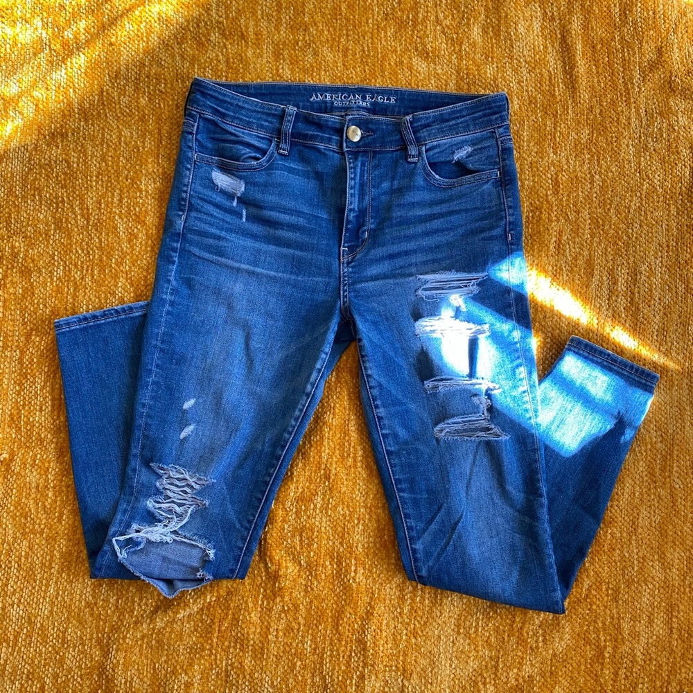 American eagle ripped skinny jeans